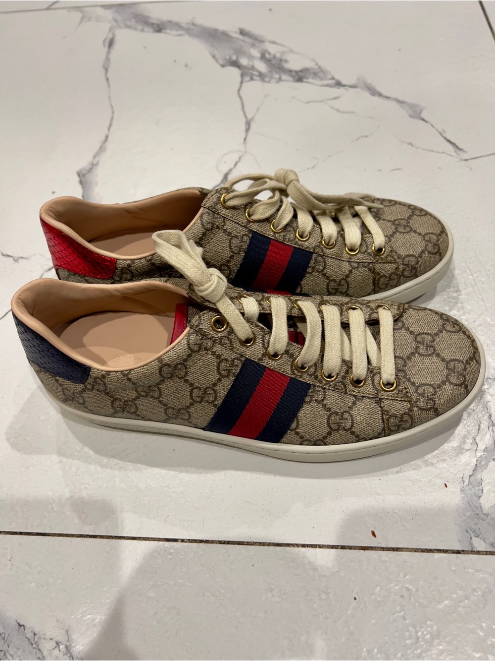 Gucci women’s Ace GG Supreme Sneaker - Picture 2 of 10